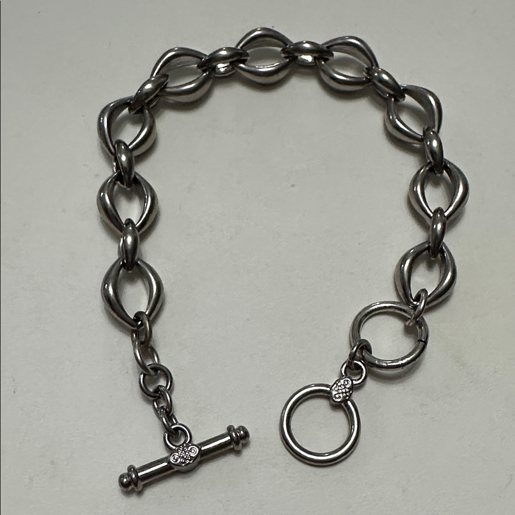 Matte Silver Toned Link Toggle Bracelet